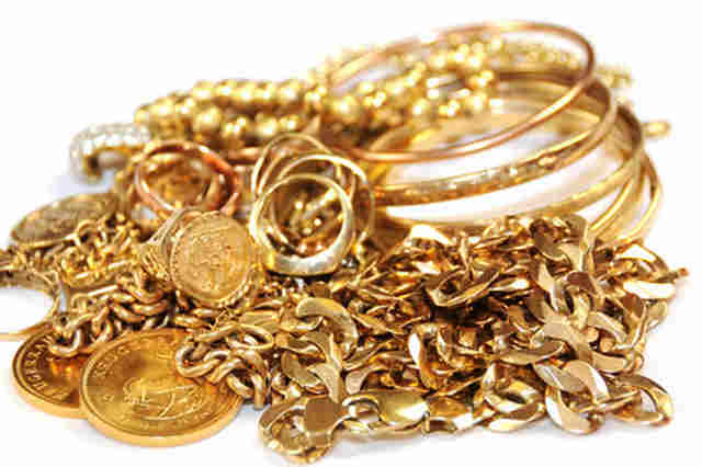 Bolehkah Jual Beli Perhiasan Emas Dan Memakainya?
