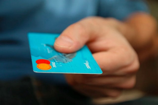 Bolehkah Menerima Pembayaran dengan Kartu Kredit?